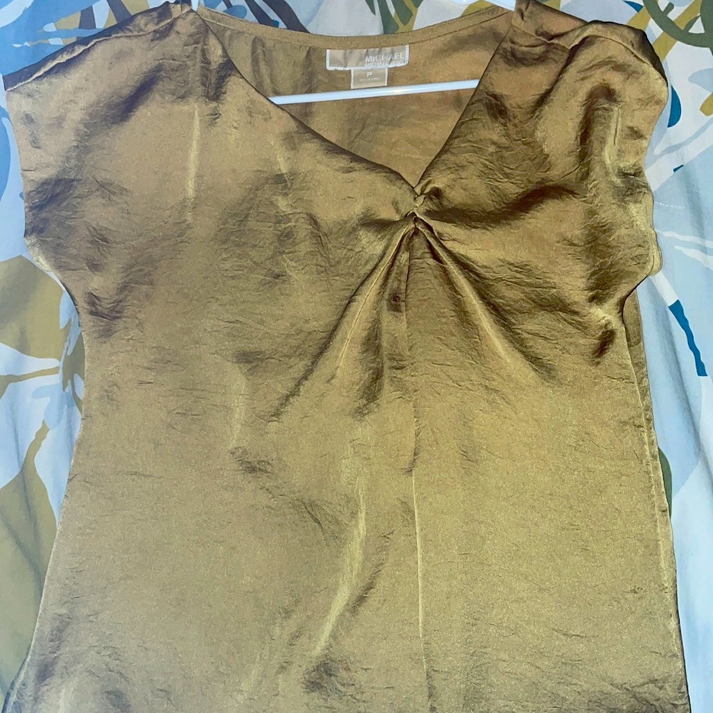 Gold short sleeve shirt